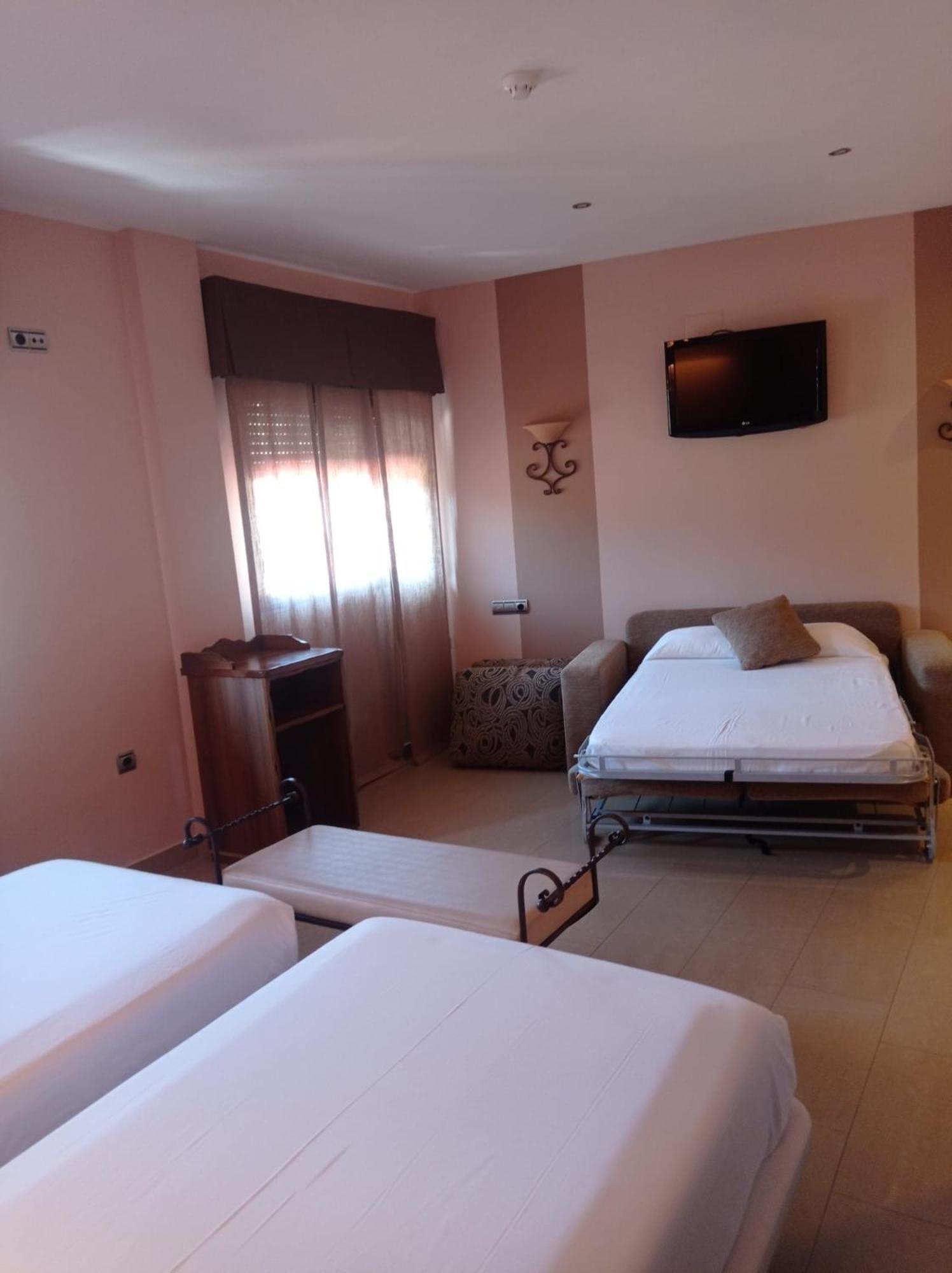 Vélez de Benaudalla Hotel La Brasa מראה חיצוני תמונה
