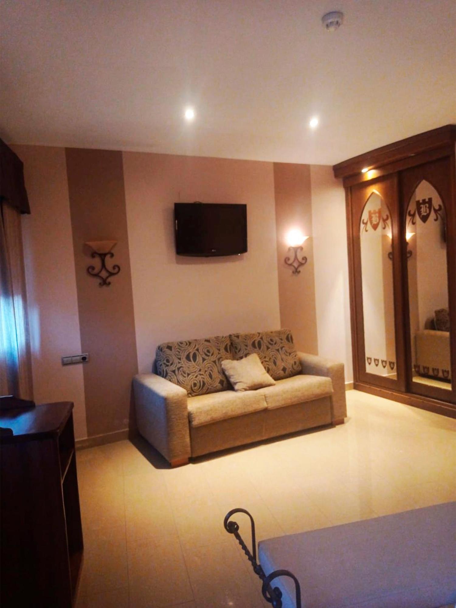 Vélez de Benaudalla Hotel La Brasa מראה חיצוני תמונה