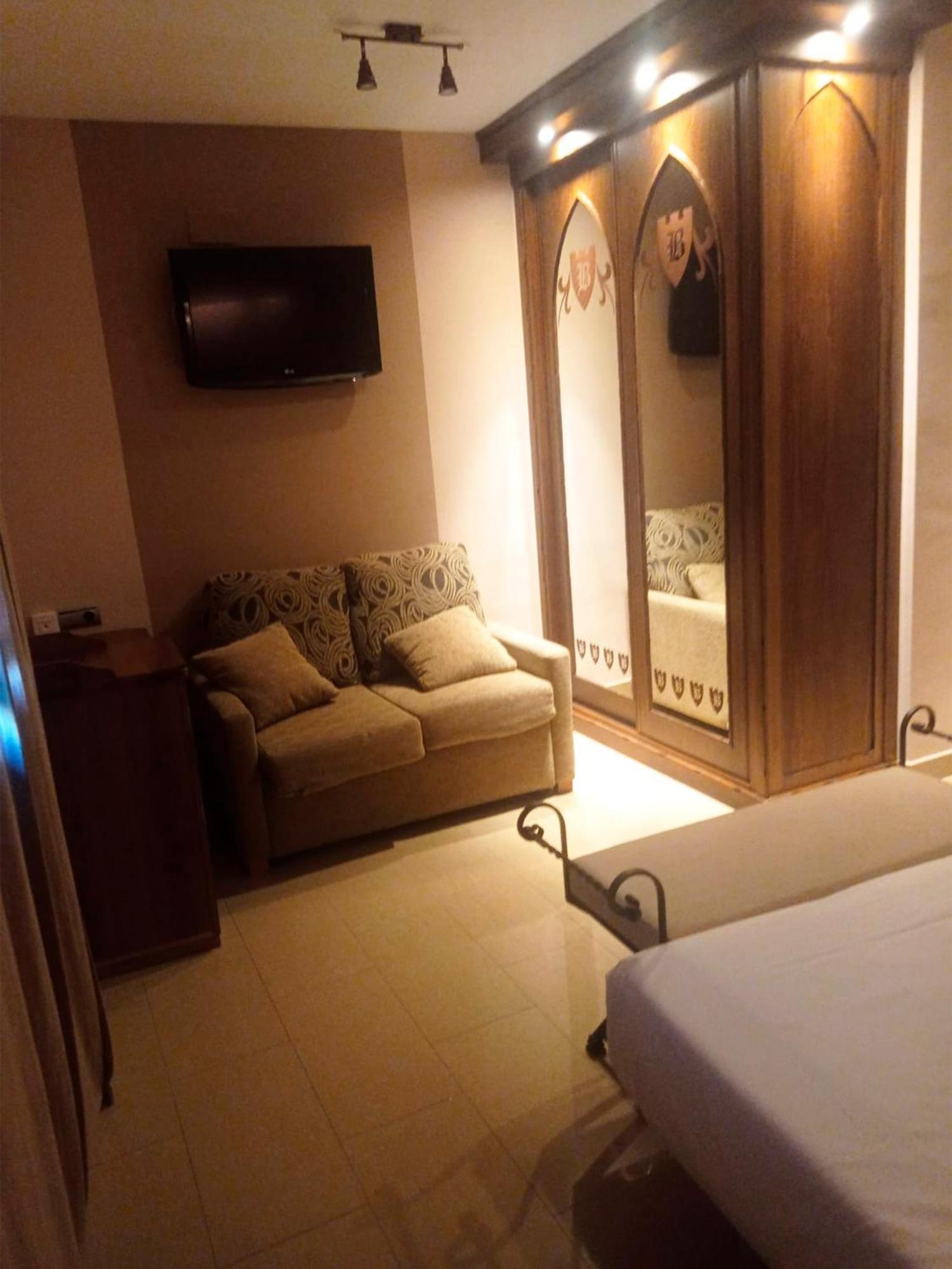Vélez de Benaudalla Hotel La Brasa מראה חיצוני תמונה