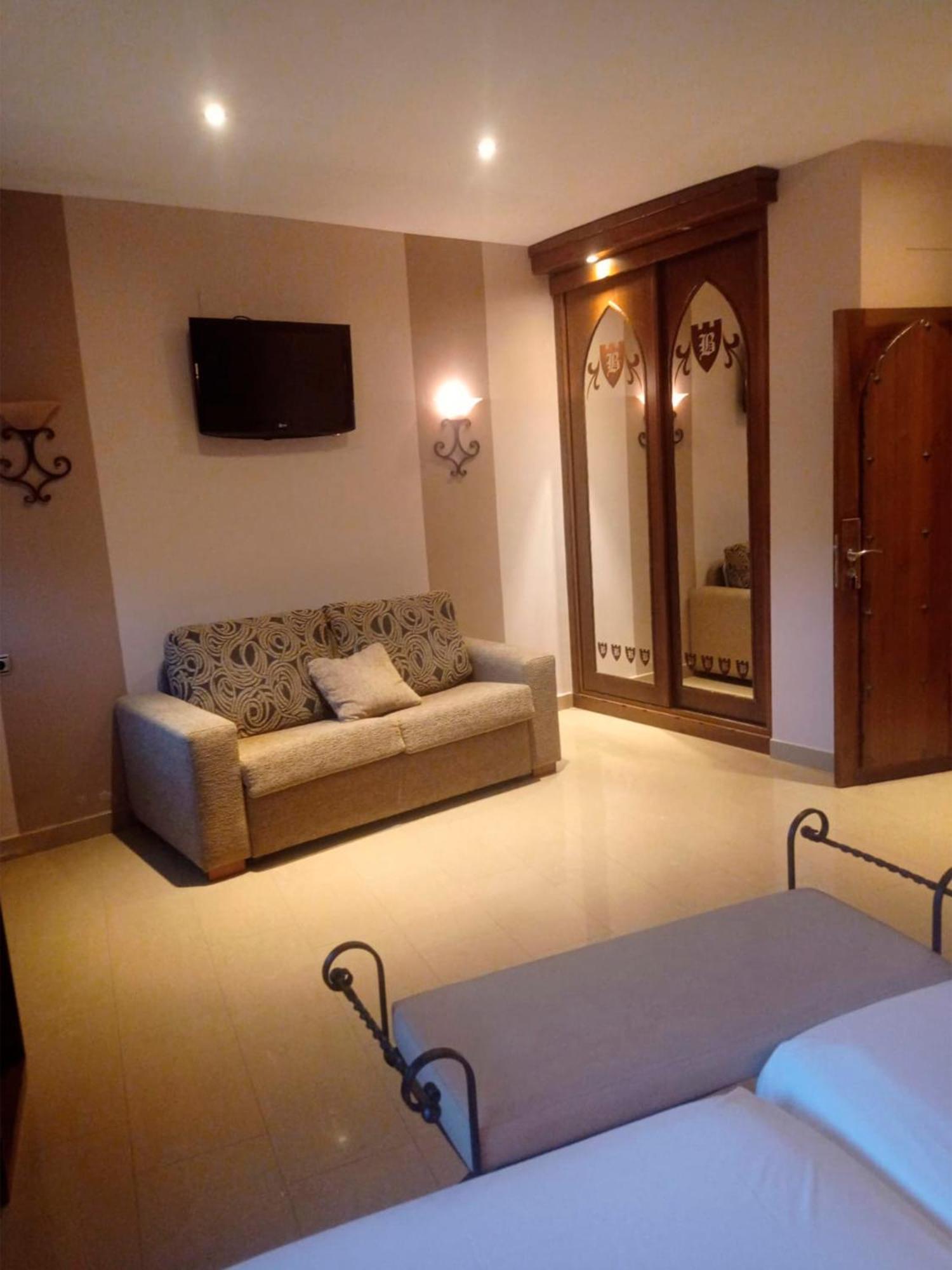 Vélez de Benaudalla Hotel La Brasa מראה חיצוני תמונה