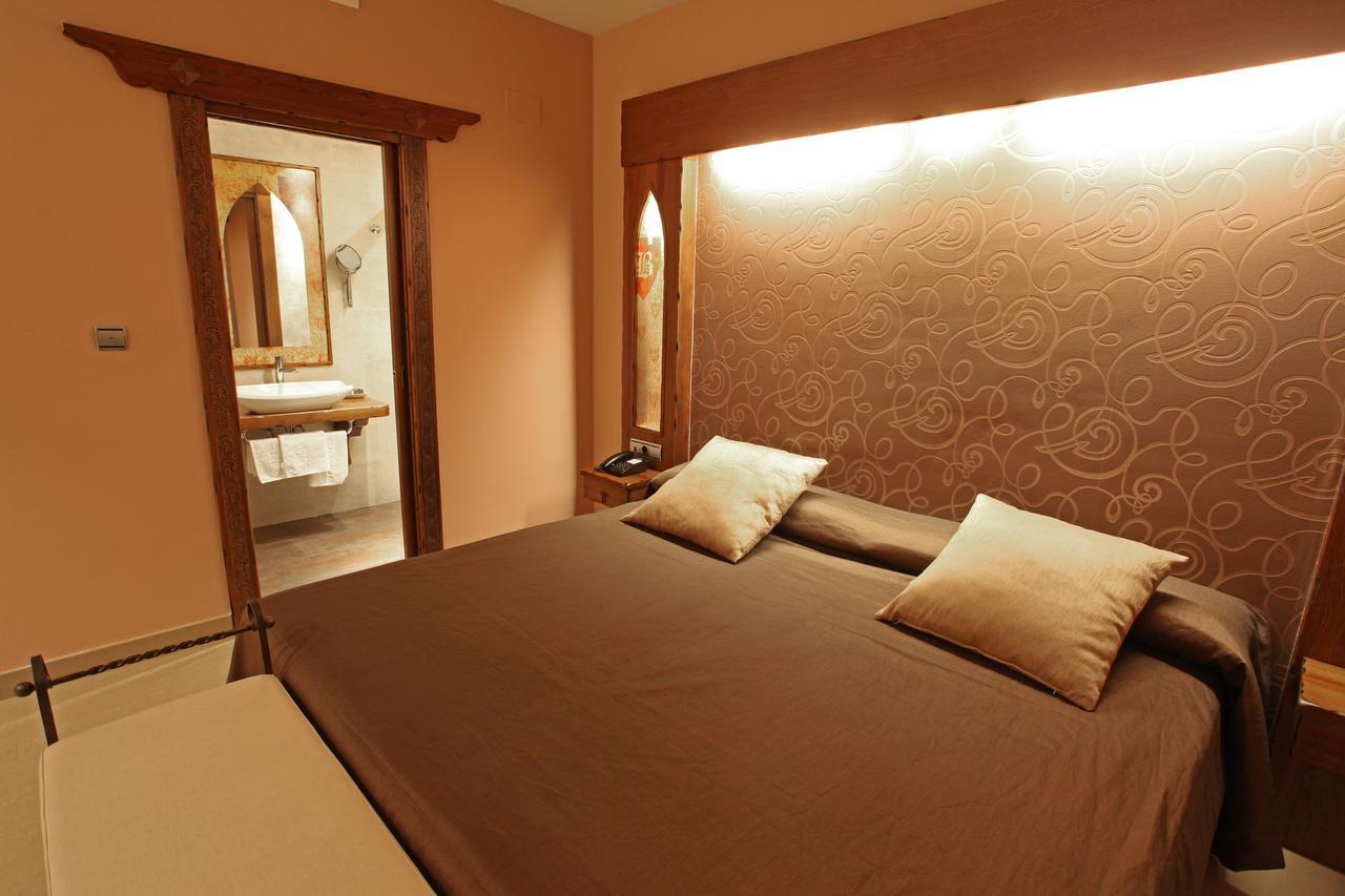 Vélez de Benaudalla Hotel La Brasa מראה חיצוני תמונה